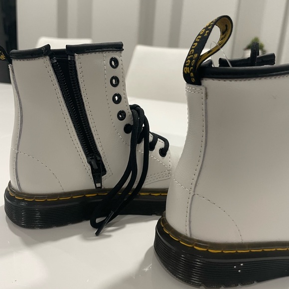 NEW DR MARTENS BOOTS WHITE GIRLS SIZE 11 - Picture 5 of 5